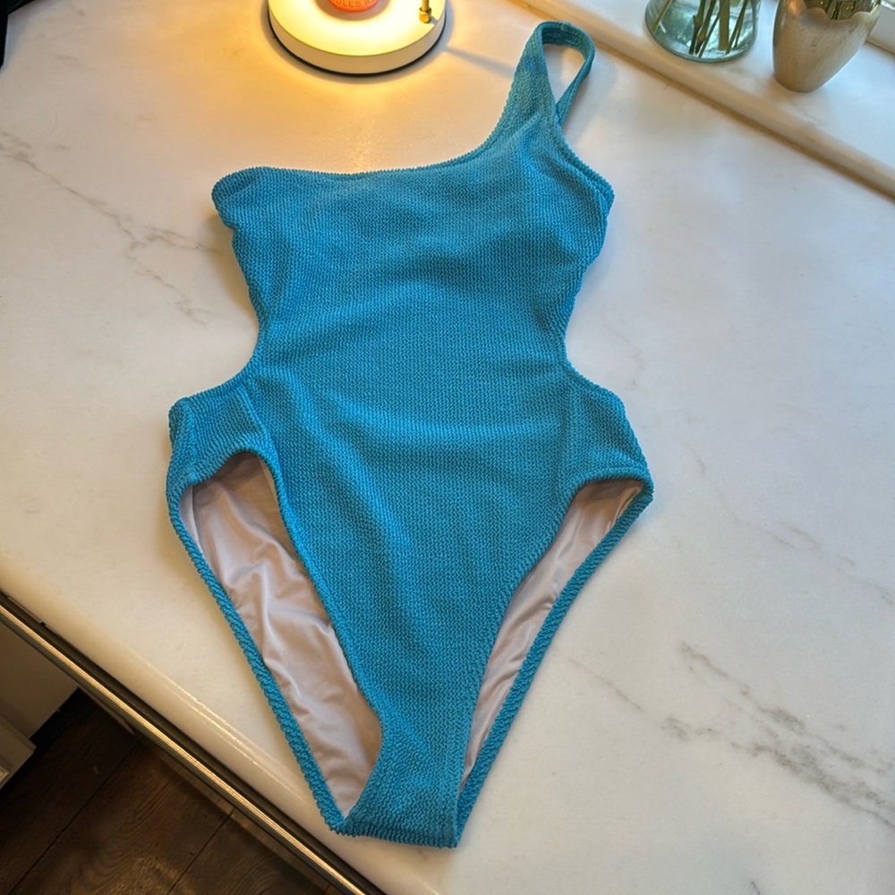 Shade shore, Med, one shoulder swimsuit